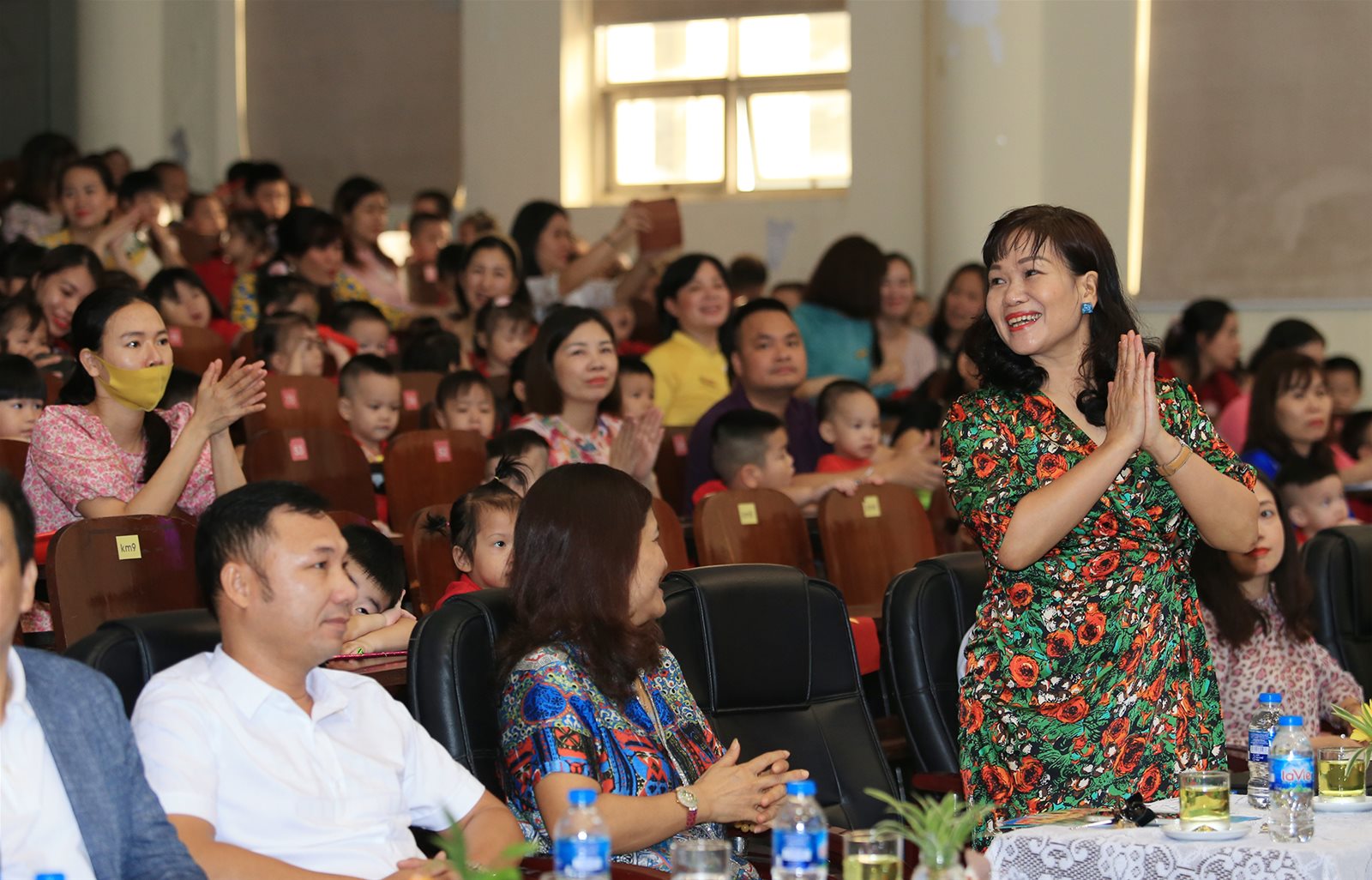 Buổi lễ có sự tham gia của bác Trịnh Thị Xim Phó bí thư Đảng Ủy - Phó Hiệu trưởng trường CĐSPTƯ